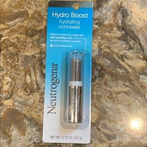 Hydro Boost Hydrating Concealer (Light 20)